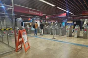 Por volta das 6h, a Linha 11-Coral circulava de forma parcial entre as estações Barra Funda e Guaianases Por volta das 6h, a Linha 11-Coral circulava de forma parcial entre as estações Barra Funda e Guaianases