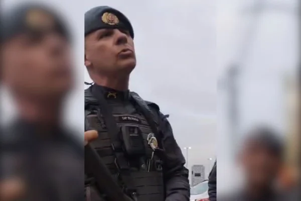 PM que intimidou diretora por Orixá abordou violentamente apoiadora do PSol - destaque galeria PM que intimidou diretora por Orixá abordou violentamente apoiadora do PSol - destaque galeria