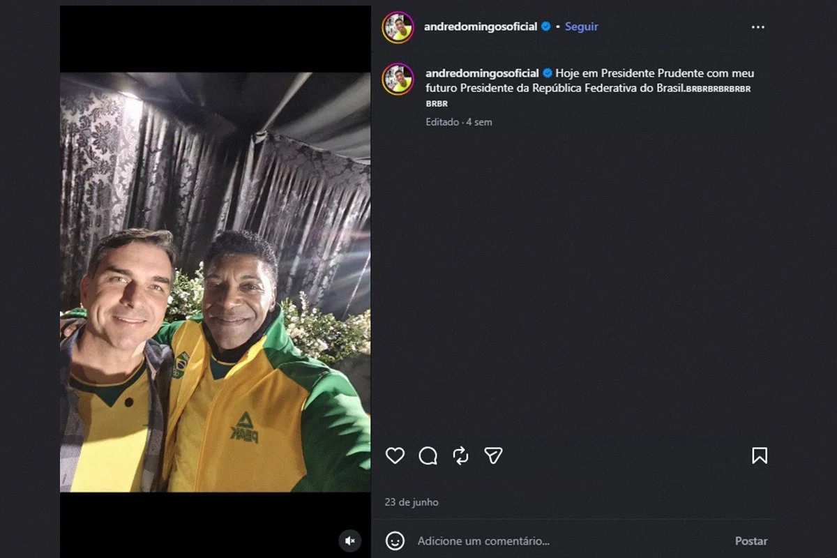 Postagem de André Domingos com Flávio Bolsonaro Postagem de André Domingos com Flávio Bolsonaro