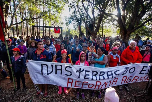 Justiça adia restituição de posse em fazendas ocupadas pelo MST