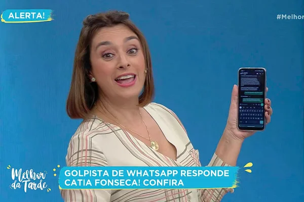 Catia Fonseca aplica golpe em golpista no Melhor da Tarde