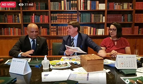 Bolsonaro defende número reduzido de fiscais do ICMBio em Noronha