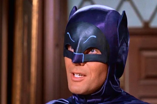 Primeiro Batman, Adam West transava com até oito mulheres por dia