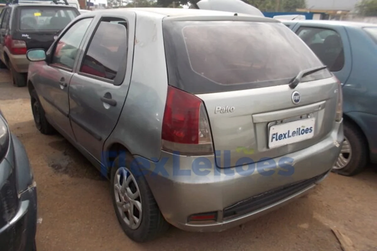 Fiat Palio ELX 2005 R$ 1,5 mil Fiat Palio ELX 2005 R$ 1,5 mil