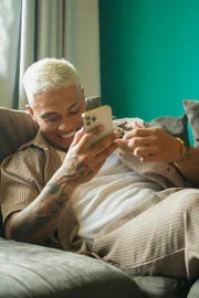 Luidd lança clipe do single 365 e explora lado ator na produção Luidd lança clipe do single 365 e explora lado ator na produção
