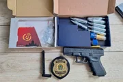 Apreensão feita na casa da investigada Apreensão feita na casa da investigada