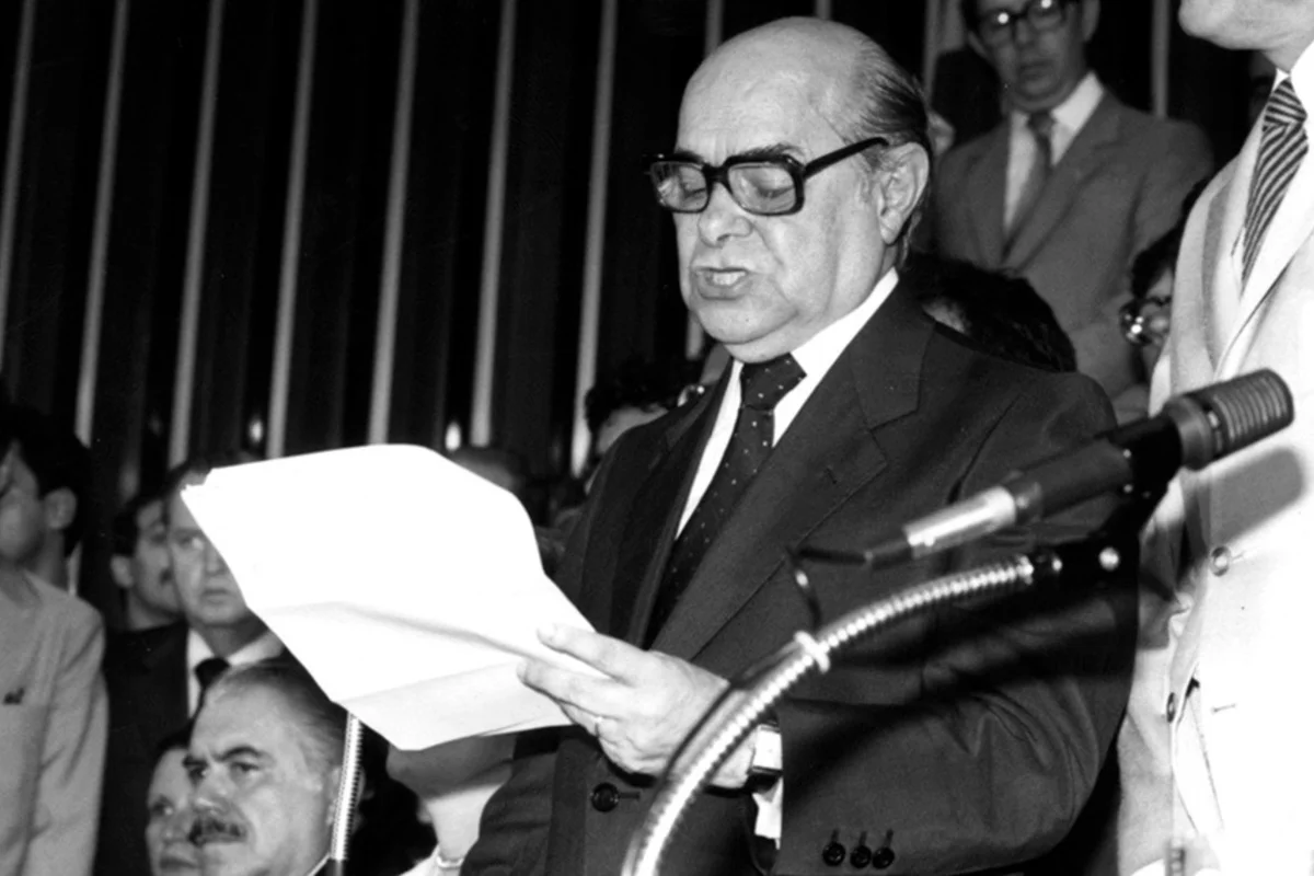 Panorama: Justiça Federal libera documentos sigilosos sobre morte de Tancredo Neves