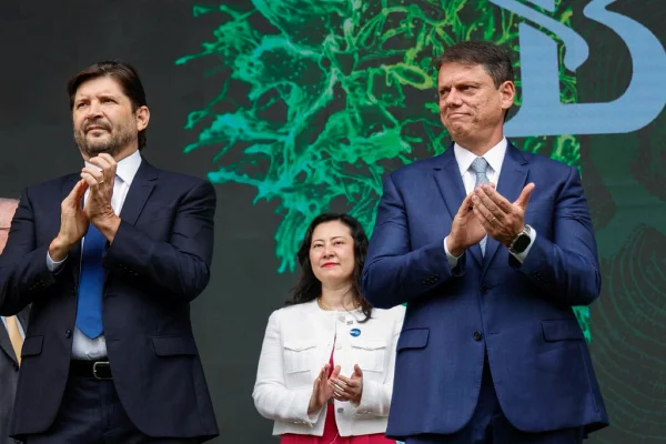 O governador Tarcísio de Freitas e o presidente da Alesp, André do Prado, participam de cerimônia em comemoração aos 125 Anos do Instituto Butantan - Metrópoles