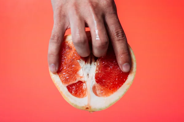 É preciso falar sobre a menstruação no pornô e desmistificar esse tabu
