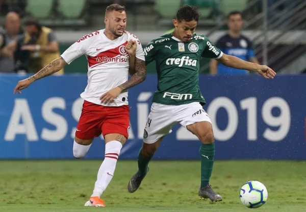 Brasileirão: jogos de domingo prometem deixar disputa mais emocionante