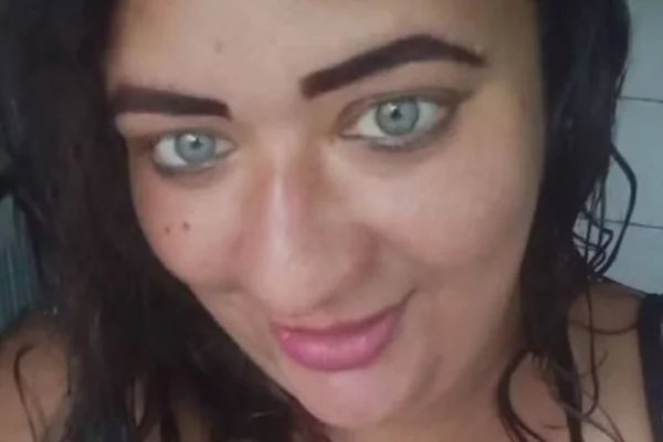 O caso foi registrado como morte suspeita. A mulher grávida foi encontrada em uma casa em Praia Grande, no bairro Ilha das Caieiras - Metrópoles