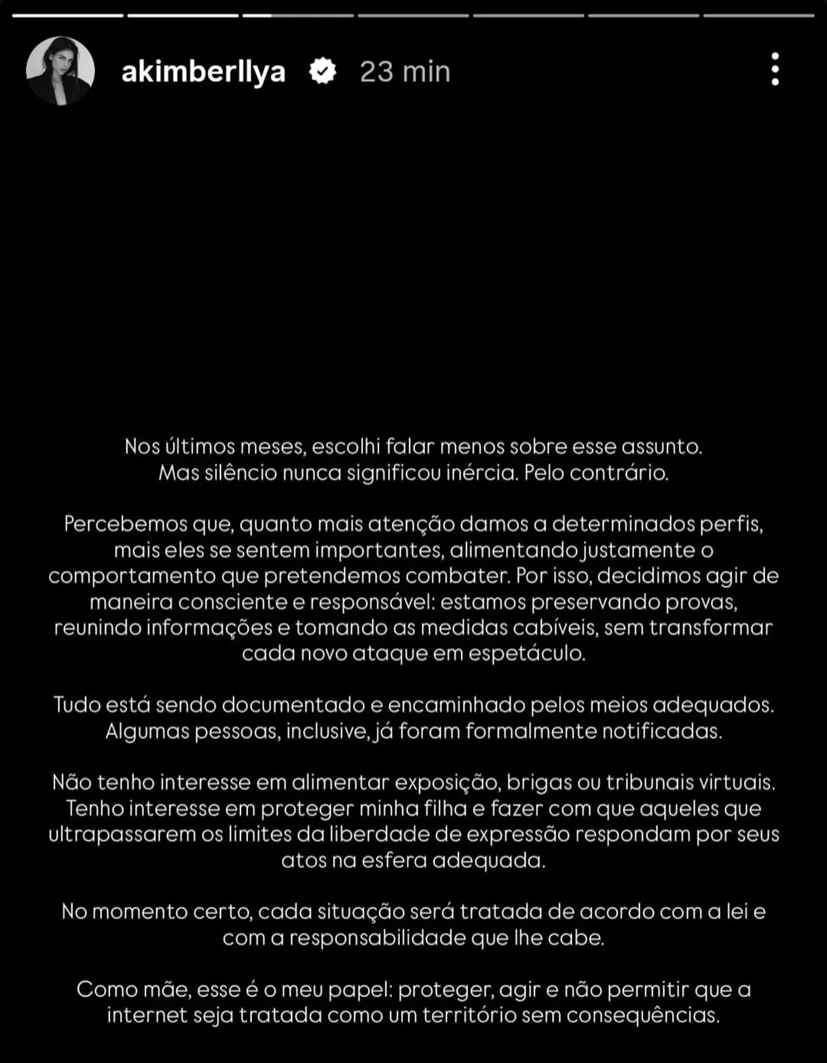 Amanda Kimberlly contou que procurou a polícia para denunciar ataques contra a filha Amanda Kimberlly contou que procurou a polícia para denunciar ataques contra a filha