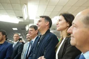 Guilherme Derrite, André do Prado, Tarcísio de Freitas e Flávio Bolsonaro e a esposa