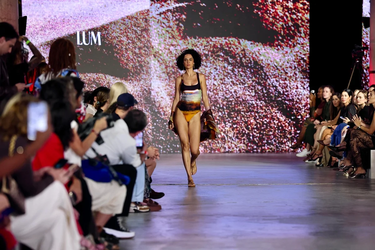 Maiôs ganham nova roupagem com estampas Maiôs ganham nova roupagem com estampas