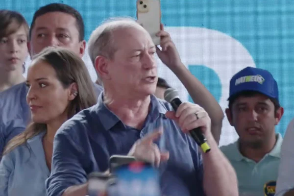 Ciro Gomes lança pré-candidatura ao governo do Ceará