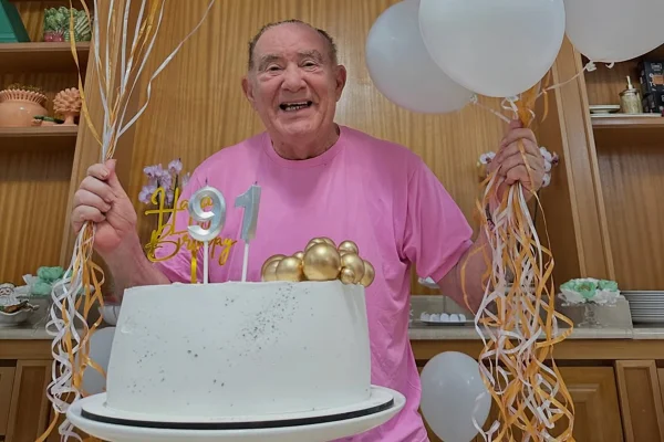 Renato Aragão completa 91 anos e filha se declara: “O mais jovem” - destaque galeria