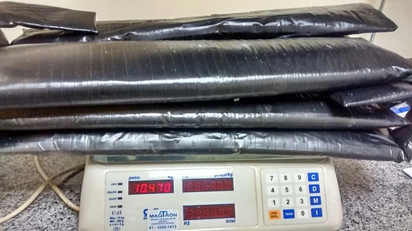 Polícia Federal apreende cadeirante com 10,4 quilos de cocaína no Aeroporto de Brasília
