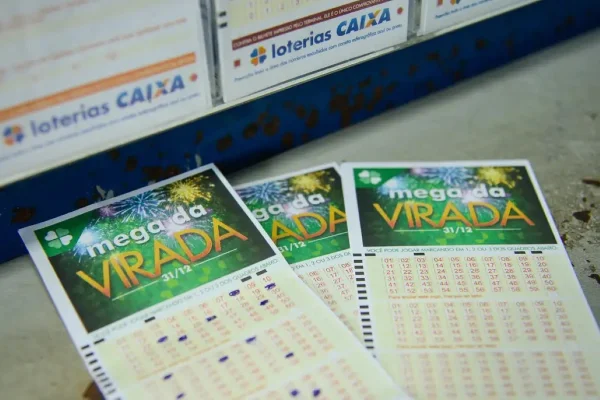 O sorteio foi realizado nesta quinta-feira (1º/1) após adiamento. Seis apostas acertaram as dezenas da Mega da Virada - Metrópoles