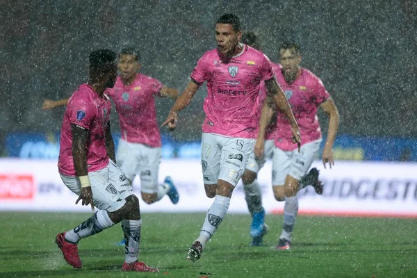 Del Valle x Colón: chuva interrompe final da Copa Sul-Americana