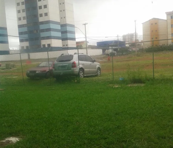 Carro roubado em assalto de uma casa no Lago Sul é encontrado em Samambaia