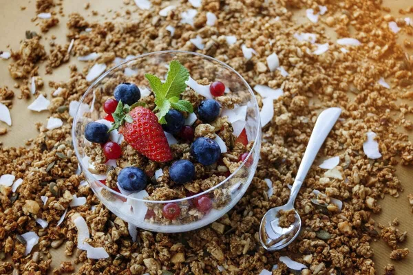 6 alimentos ricos em açúcar que estão detonando sua dieta
