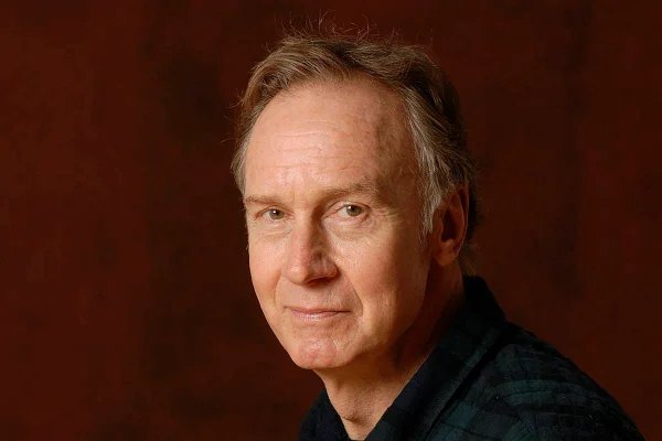 Morre Nicholas Evans, autor de O Encantador de Cavalos, aos 72 anos