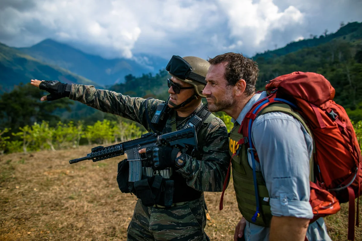 <b>Narcos na Vida Real.</b> Jason Fox, um ex-membro das Forças Especiais britânicas, entrevista traficantes e integrantes de cartéis, expondo a guerra contra as drogas de uma perspectiva incomum. Disponível em: 14/12 <b>Narcos na Vida Real.</b> Jason Fox, um ex-membro das Forças Especiais britânicas, entrevista traficantes e integrantes de cartéis, expondo a guerra contra as drogas de uma perspectiva incomum. Disponível em: 14/12