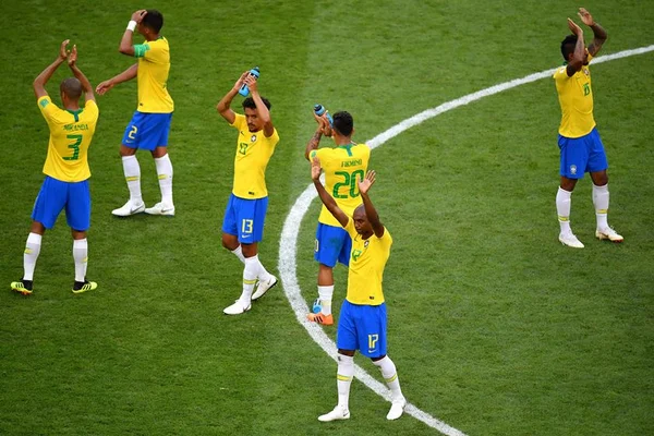 Enquete de jornal mostra torcida de argentinos por brasileiros na Copa