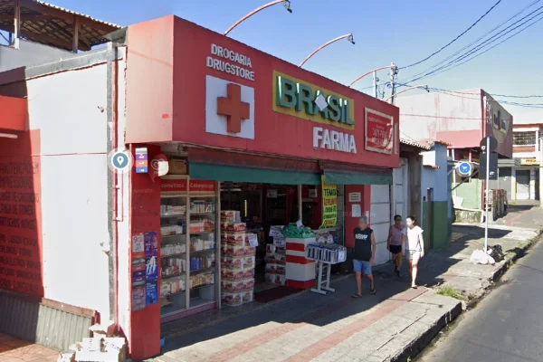 Imagem coloria mostra farmácia citada em decisão do STF | Metrópoles