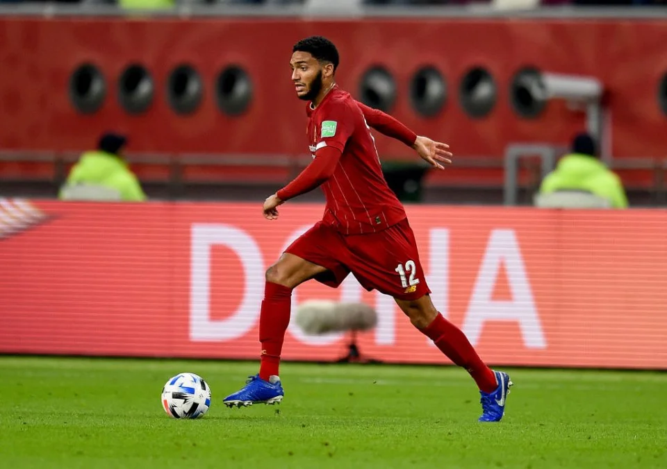 <b>Joe Gomez</b>: O zagueiro inglês de 22 anos foi comprado do Charlton, em 2015, por 2,50 milhões de euros <b>Joe Gomez</b>: O zagueiro inglês de 22 anos foi comprado do Charlton, em 2015, por 2,50 milhões de euros