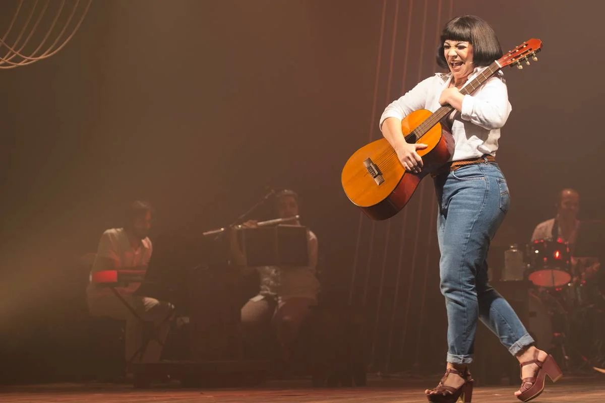Musical Nara: A menina disse coisas Musical Nara: A menina disse coisas