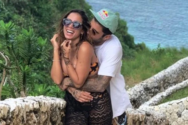 Pedro Scooby rebate fã que questionou sua consideração por Piovani