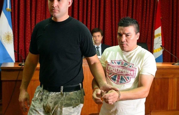 Ex-boxeador é condenado a 18 anos por abusar sexualmente da filha