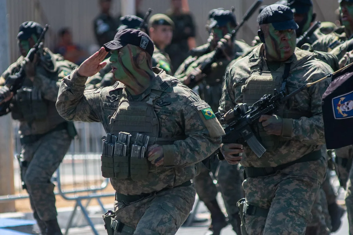 Forças armadas marcaram presença no desfile cívico-militar do 7 de Setembro em Brasília Forças armadas marcaram presença no desfile cívico-militar do 7 de Setembro em Brasília