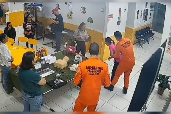 Servidora engasga após palestra de primeiros socorros