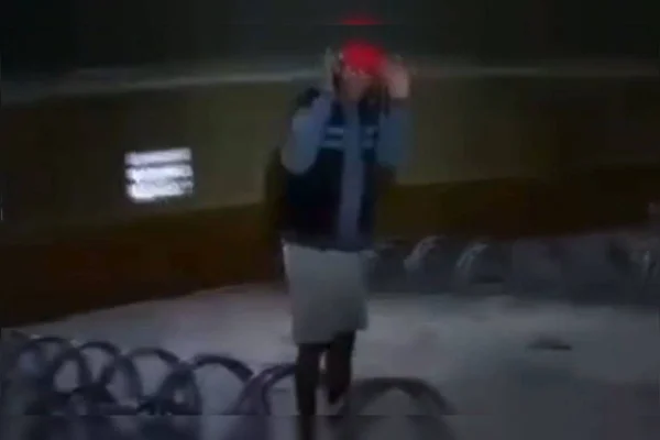 Momento em que o homem, suspeito de esfaquear cozinheiro foi preso pela PMDF