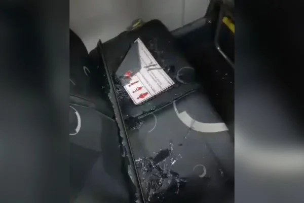 Tiroteio entre CV e TCP atinge ônibus e assusta passageiros no Rio