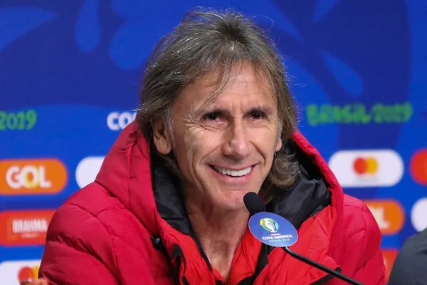 Gareca diz que jogo com o Brasil vem em “momento ideal”