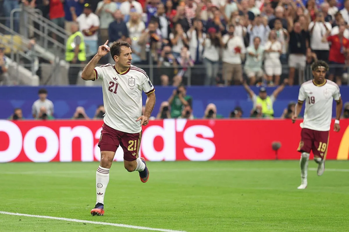 Espanha domina França, vence por 2 x 0 e está na final da Copa do Mundo - imagem 9 Espanha domina França, vence por 2 x 0 e está na final da Copa do Mundo - imagem 9