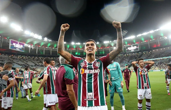 Fluminense afasta zagueiro em meio à investigação sobre manipulação