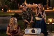 Clara (Mckenna Grace), Jonah (Dave Franco) e Morgan (Allison Williams) no filme Se Não Fosse Você Clara (Mckenna Grace), Jonah (Dave Franco) e Morgan (Allison Williams) no filme Se Não Fosse Você