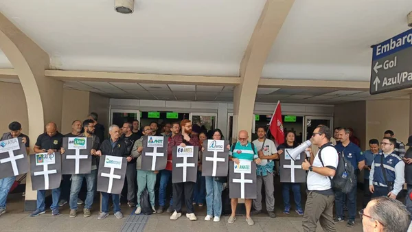 Agências reguladoras param nesta quinta. Veja imagens dos atos