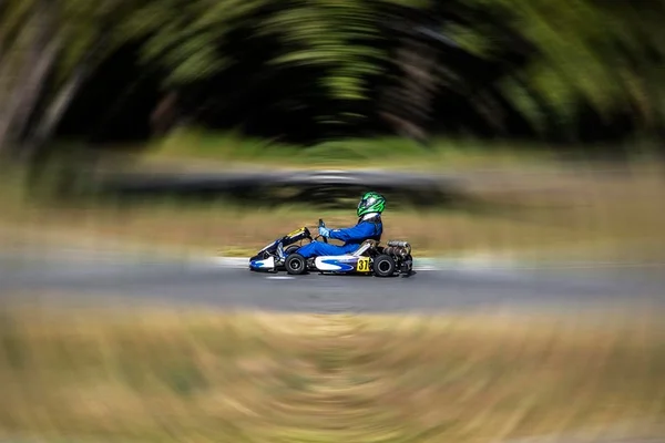 Mulher tem couro cabeludo arrancado durante corrida de kart em Recife