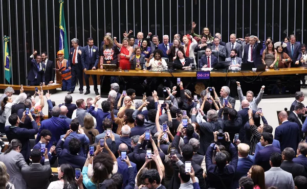 Votação do fim da escala 6x1 na Câmara