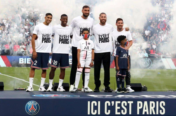 PSG apresenta Messi e novos reforços diante de 50 mil pessoas: veja