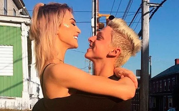 Blogueira transmite sexo ao vivo no Instagram e fala que foi “sem querer”
