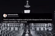 "Agora, há um mágico fazendo bolas desaparecerem antes do sorteio da Europa League começar. Não, sério". "Agora, há um mágico fazendo bolas desaparecerem antes do sorteio da Europa League começar. Não, sério".