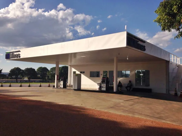 Clube abre posto no DF e vende gasolina a R$ 3,69 para associados