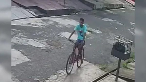 Criminoso usa faca para assaltar mulher em Belém (PA). Veja vídeo
