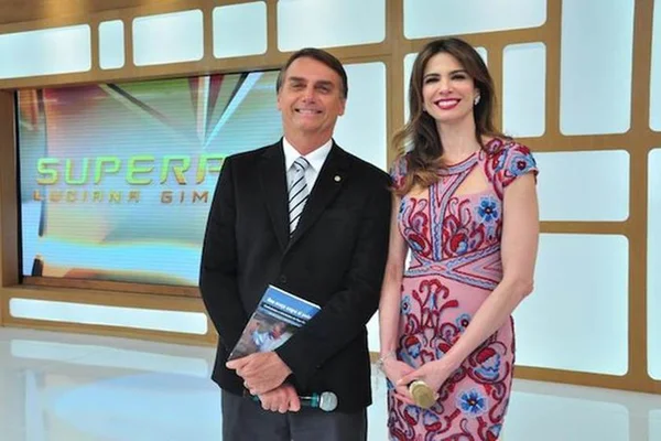Depois de Silvio Santos, Bolsonaro vai a programa de Luciana Gimenez